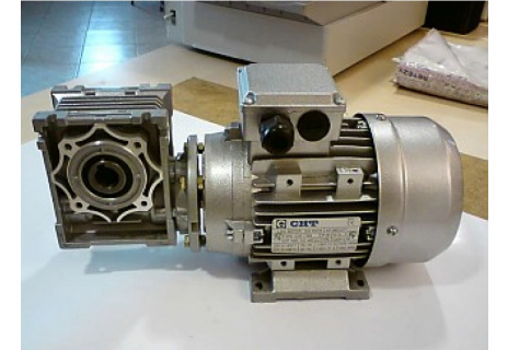 IE2 Elektromotor CHT 80 C4 B14 KW 0,75 1x220 V